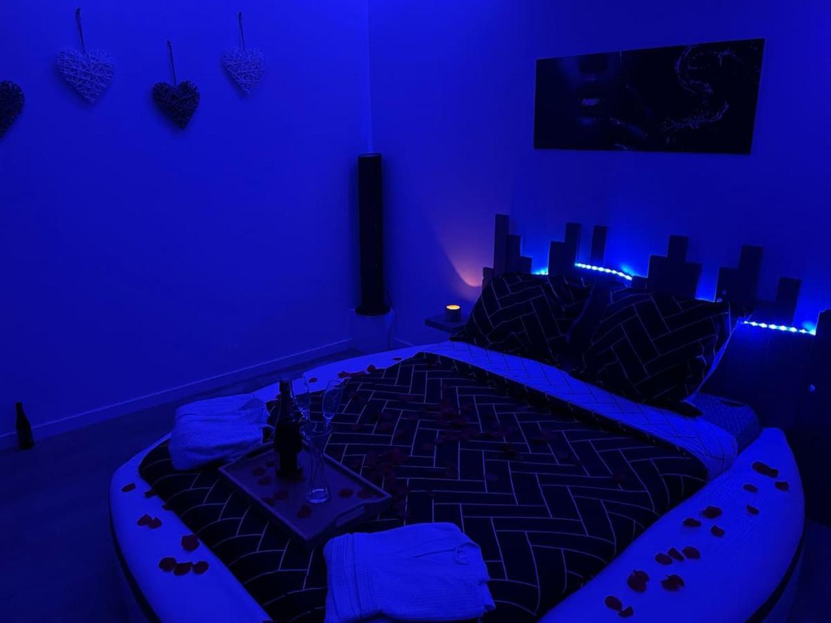 Love Room Gémozac Exterior foto